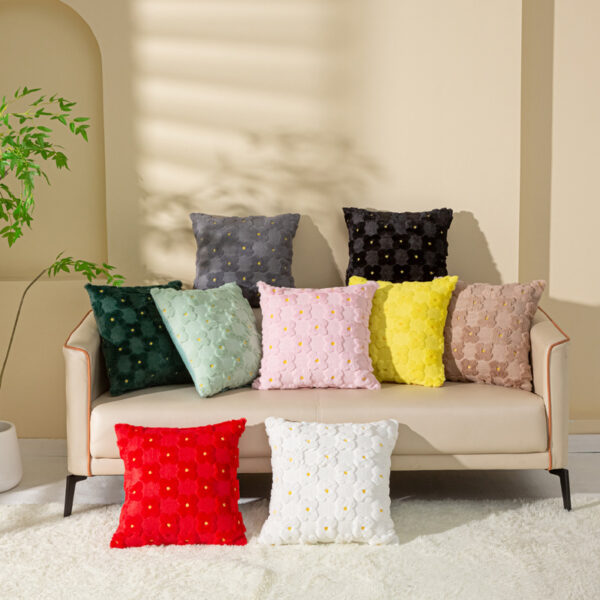 Rabbit Hair Small Daisy-Patterned Cushion Cover